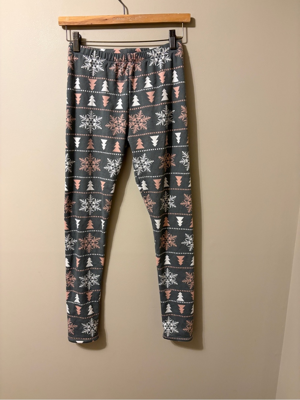 Just-One Holiday Tree & Snowflake Leggings - Gray, Pink & White Women’s Medium